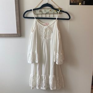 White shoulder hole dress size L